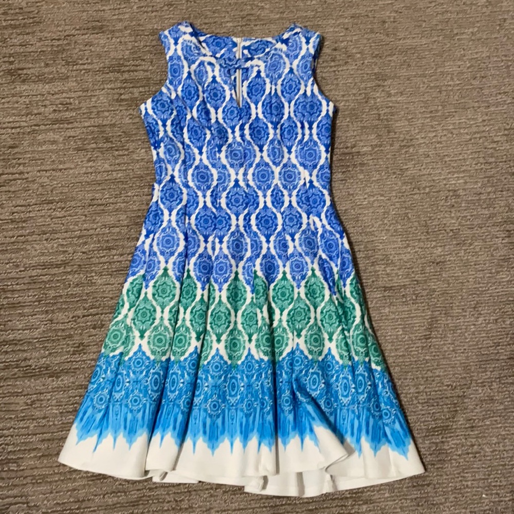 Danny and Nicole size 6 dress. NWOT